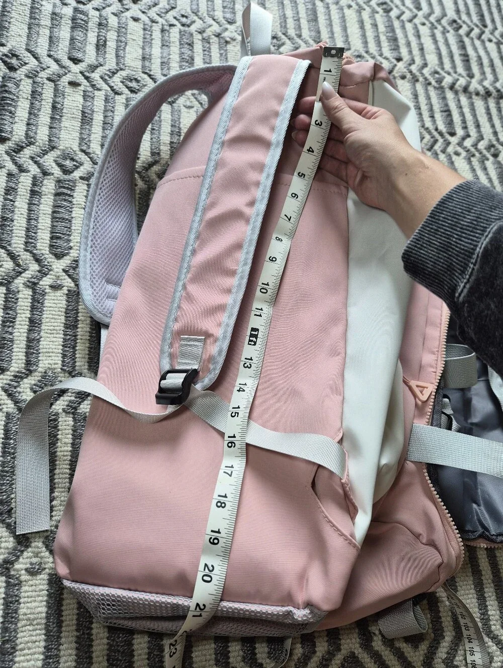 N/A pink gray